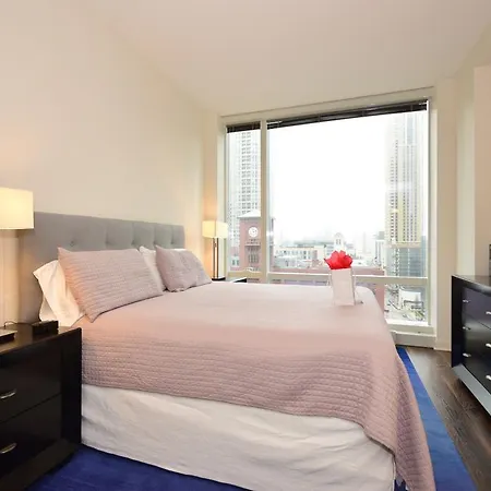 Modern River View Apartment *