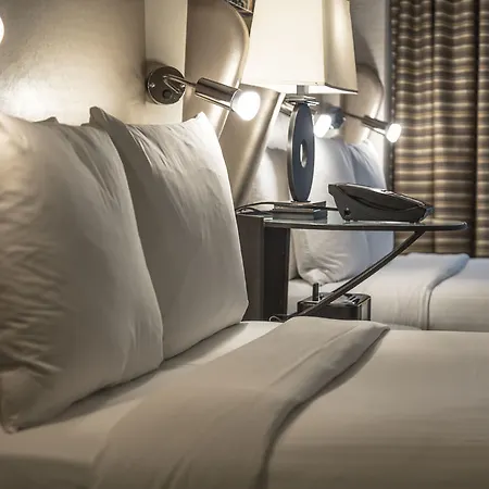 The Collection Magnificent Mile 4*