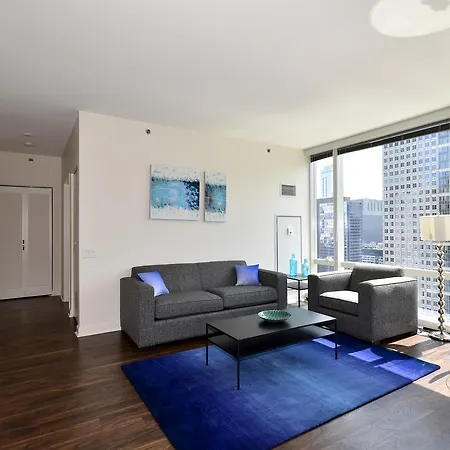 Modern River View Apartment *