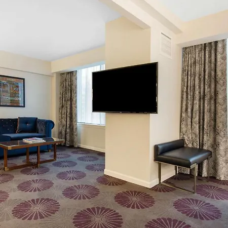 The Collection Magnificent Mile 4*