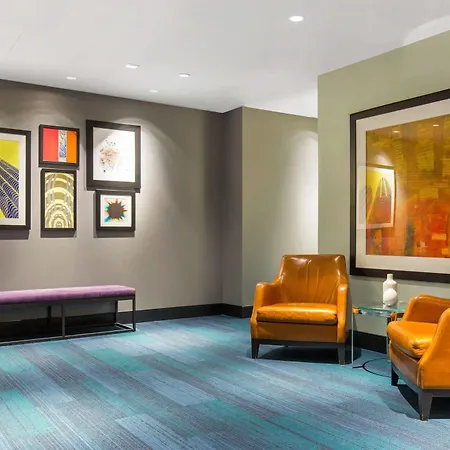 The Collection Magnificent Mile 4*