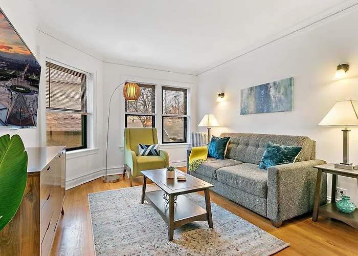 Furnished 1Br Apt With Natural Light & King Beds - Larchmont 1B-2B