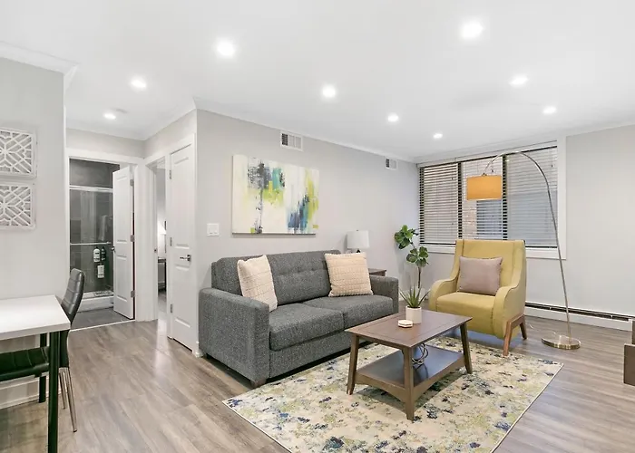 Modern & Stylish 1Br Apt In The Center Of Lakeview - Oakdale 209 Rep