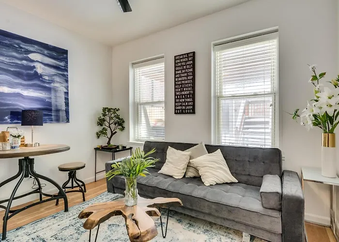 A Lovely Home Away From Home For A Fabulous Windy City Getaway Apts