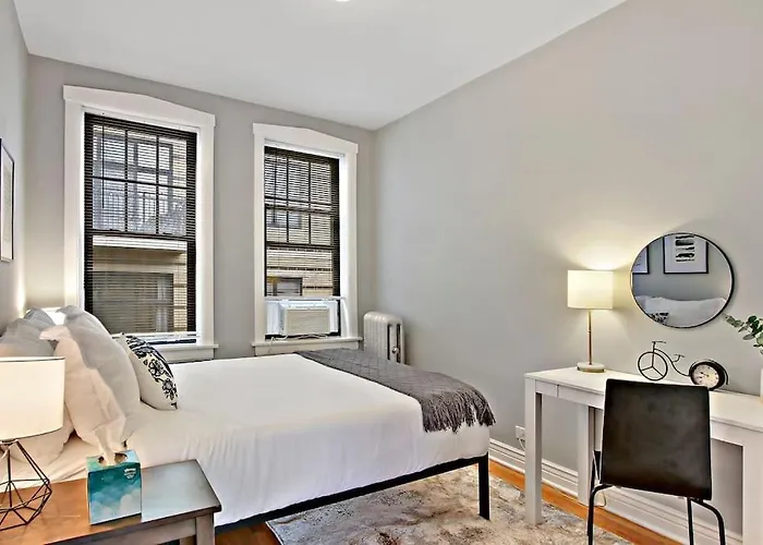 Enchanting 1-Bedroom Lakeview Apartment - Belmont F6