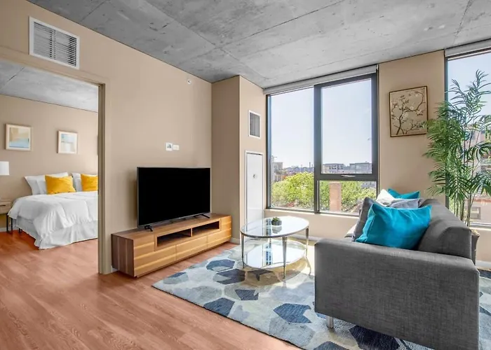 3Br Elegant Glass Penthouse Pool With Deck & Gym