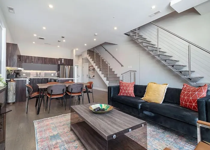 Breathtaking Chi Unit In River North With Rooftop Deck - Penthouse A - Sleeps 11
