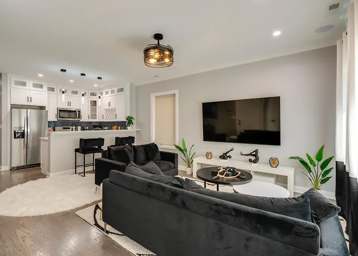 5 Mi To Dtwn Chicago Newly Built Condo