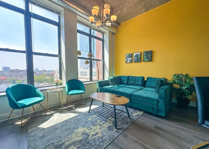 Convenient 2Br Suite In Prime Location With Gym Access & Optional Parking Near Mccormick Place And Soldier Field