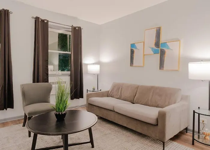 1Br Gem In Prime, Vibrant Location Walk To Dining