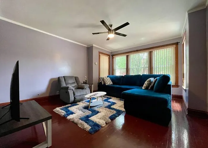 Cozy, Spacious Self-Checkin Apartment In Chicago I Car Rental Available