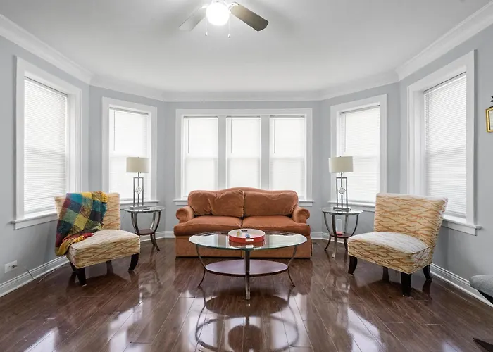 420 Long Term 2 Bedroom Laundry Private Parking