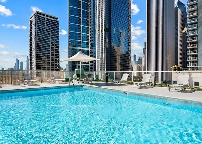 Cozy 2 Bedroom Condo By Lakeshore