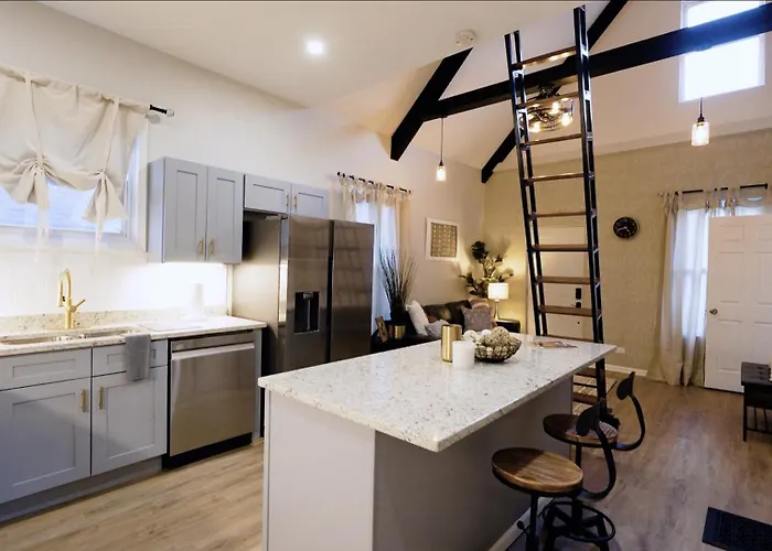 May Private Loft Apartment - 15 Min From Downtown