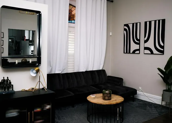 Top 1 Rated 4Br Lincoln Park House - King Bed