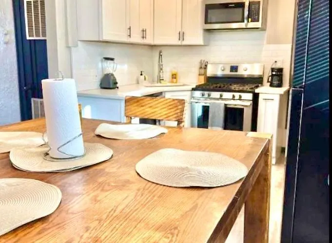Quiet 1Br, Eat-In Kitchen, Close To Midway