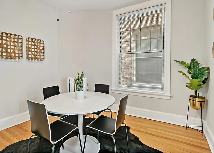 Cool 2Br Apartment Close To Fun City - Grace 2