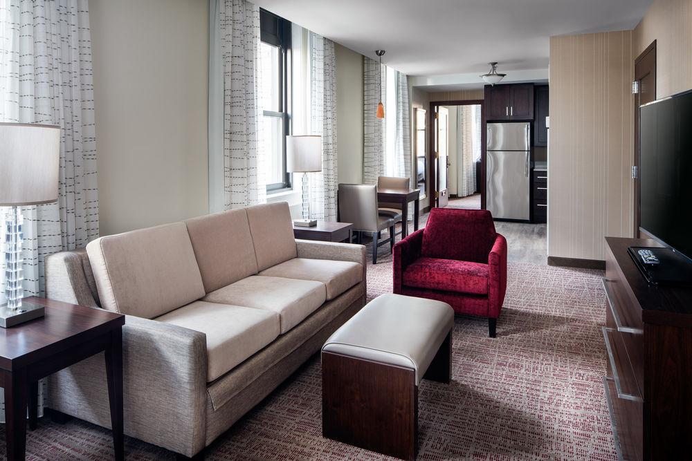 By Marriott Downtown/loop Hotel