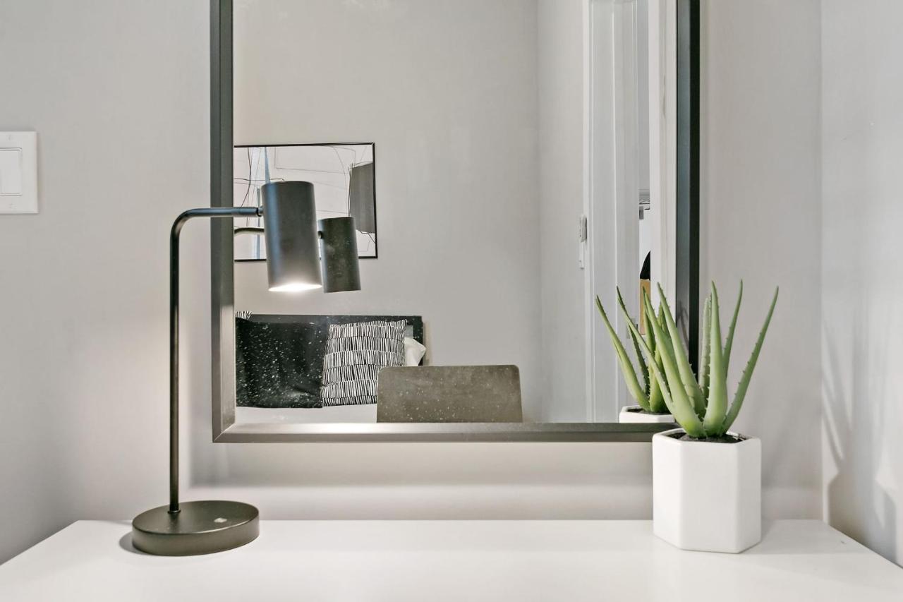 2br Comfy And Stylish In West Town - Erie 1r Apartment