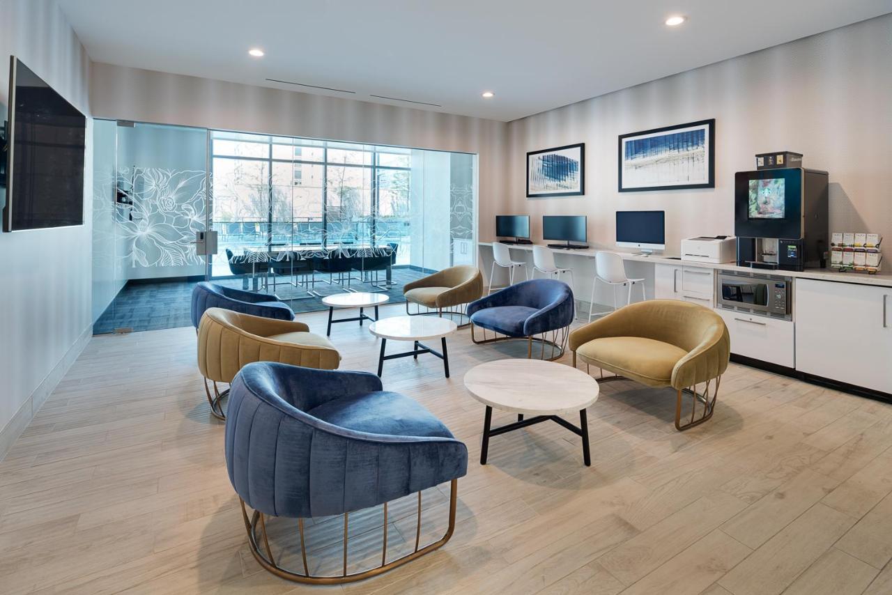 Hotel Level - Old Town Chicago