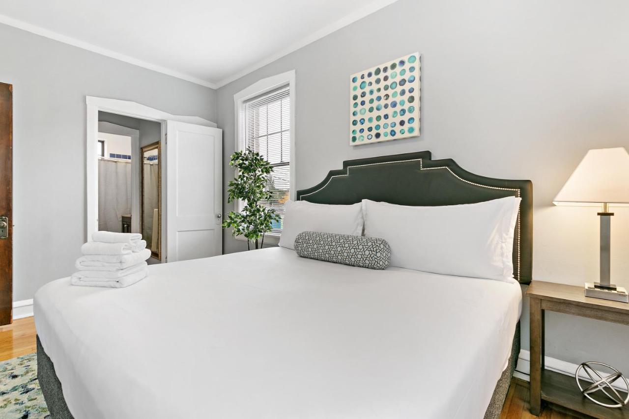 Captivating 1br With Full Kitchen - Belmont I4