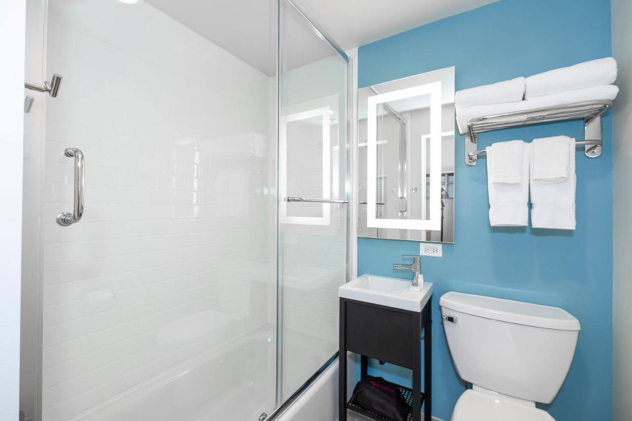 Hotel Saint Clair - Magnificent Mile 4*