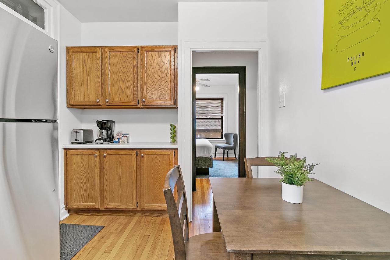Apartment Furnished 1br With Natural Light & King Beds - Larchmont 1b-2b