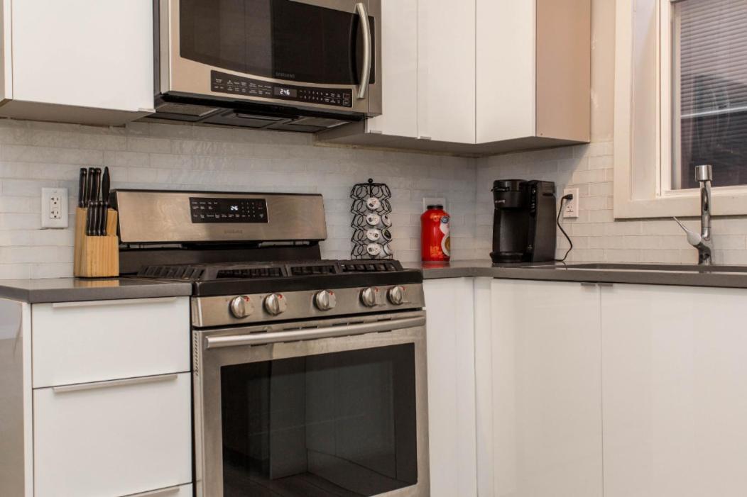 Appartement The Double Play - 1 Min Walk To Wrigley! Spacious 2br - Perfect For Cubs Fans!