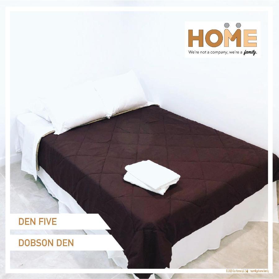 Dobson Den * Chicago