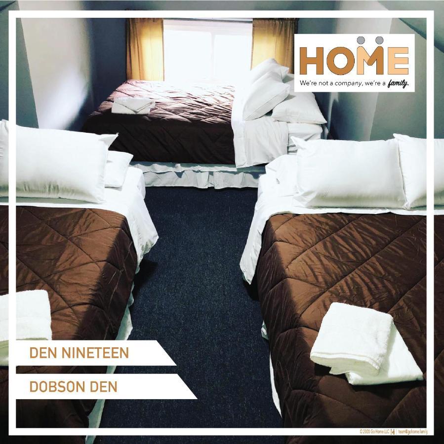 Homestay Dobson Den Chicago