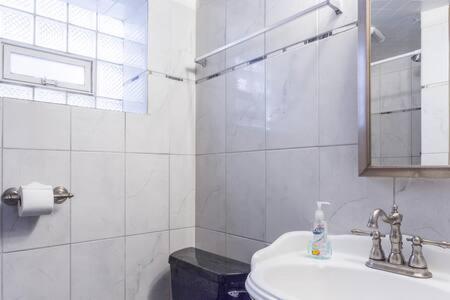 Cornell House * Chicago