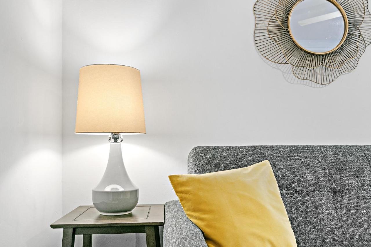 Apartment Indulging 2br In Festive Boystown - Buckingham 1 Chicago