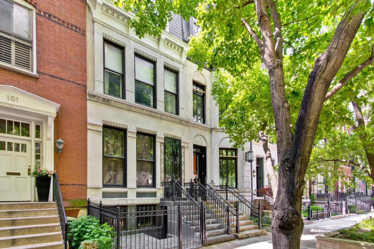 Historic Luxury Townhouse In Downtown Chicago