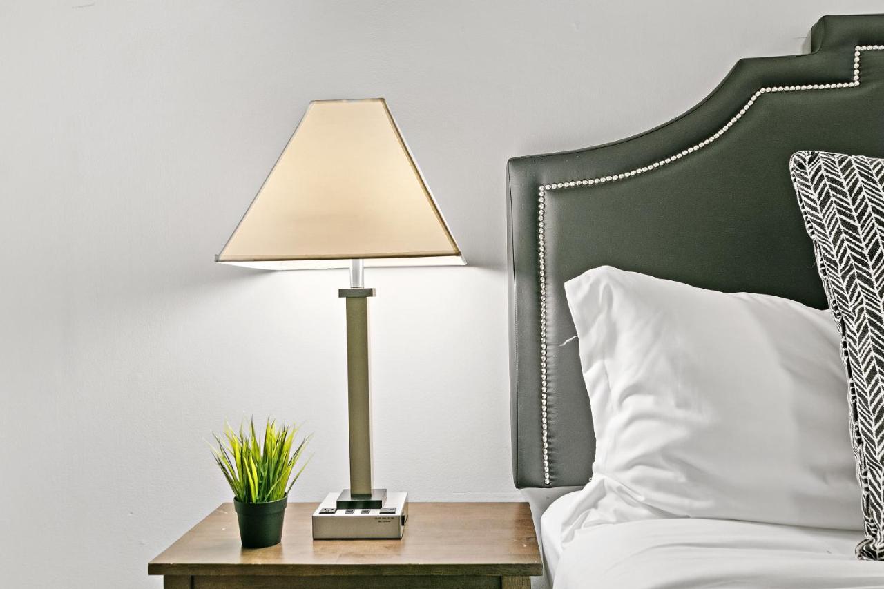 Apartment Indulging 2br In Festive Boystown - Buckingham 1