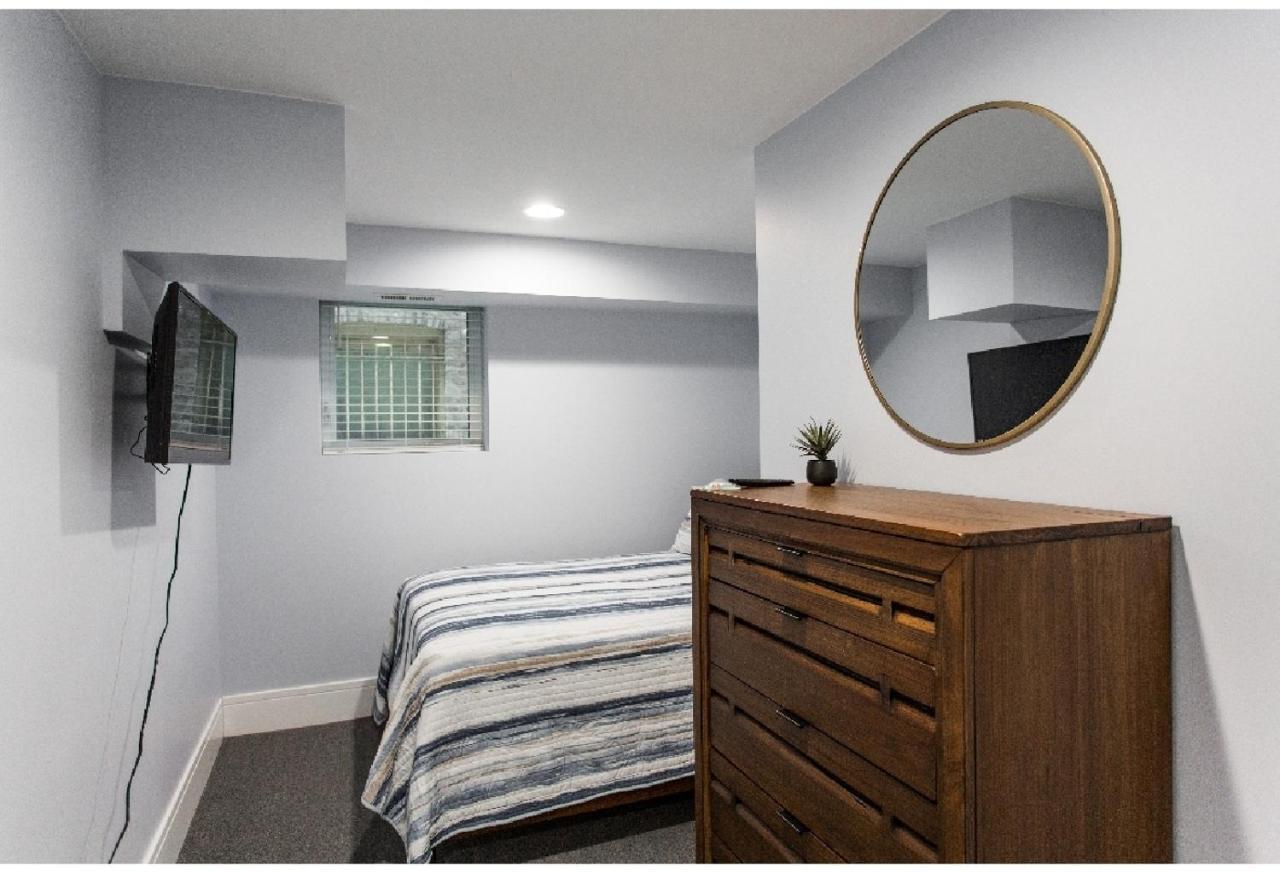 Forrestville Ave Large