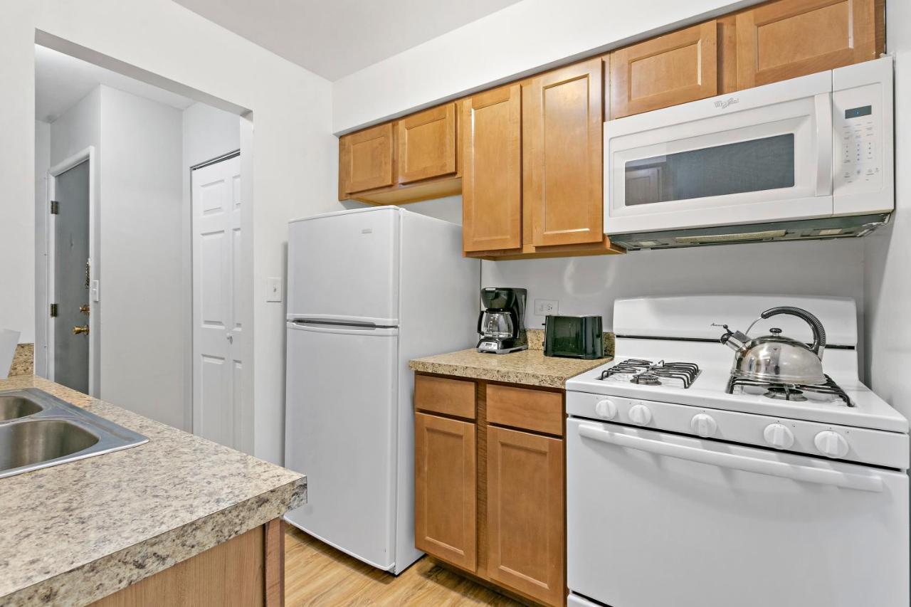Stunning 1br At Center Of Lakeview - Oakdale 211 Appartement *