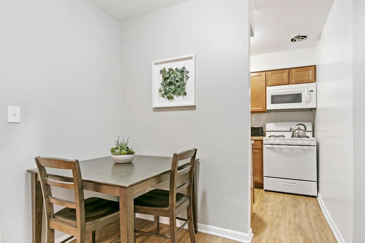 Appartement Stunning 1br At Center Of Lakeview - Oakdale 211 Chicago