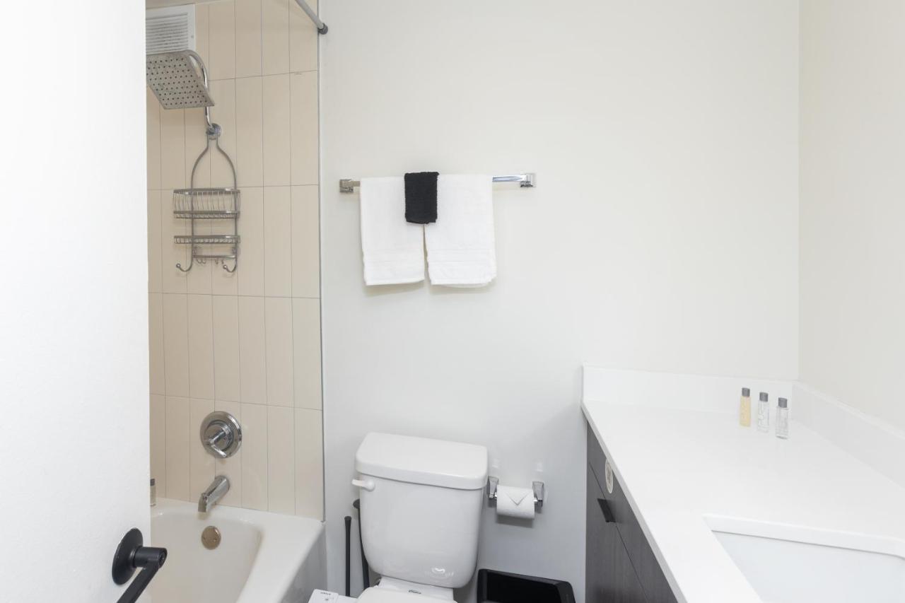 21 East - Chic Dt Apts With Rooftop By Zencity *