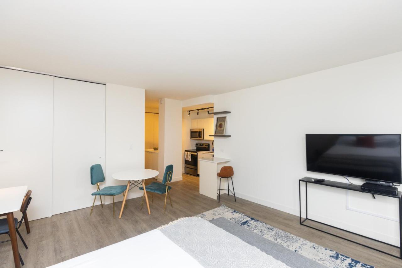 21 East - Chic Dt Apts With Rooftop By Zencity