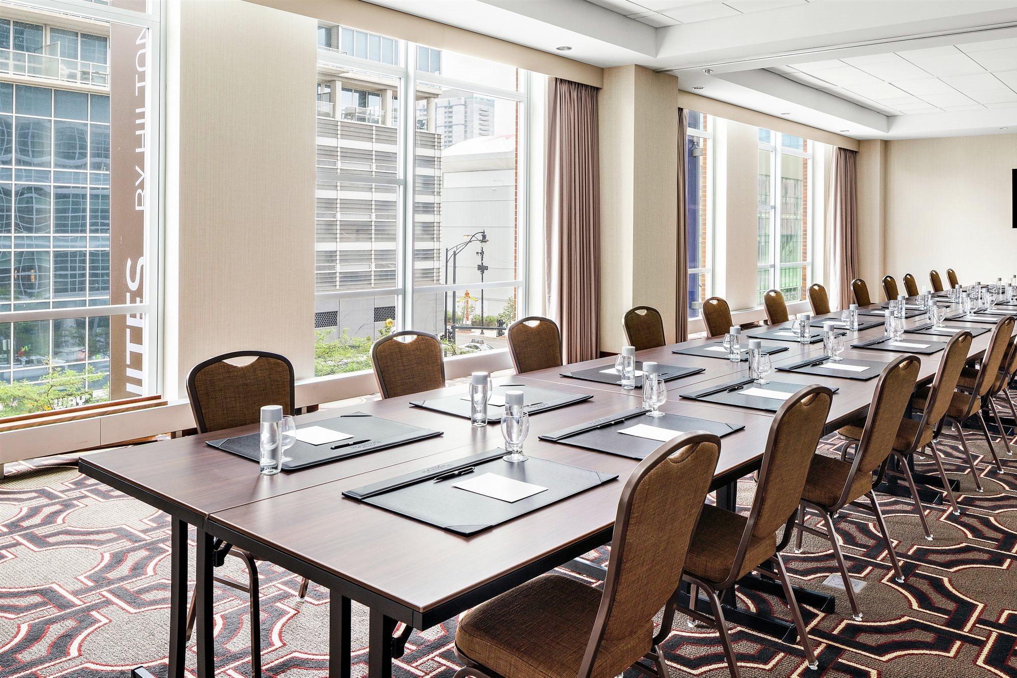 Hampton Mccormick Place 3*