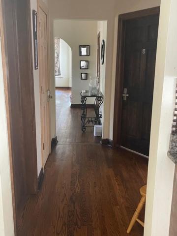 Clean, Spacious, Inexpensive Queen Br * Chicago