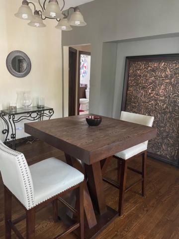 Clean, Spacious, Inexpensive Queen Br *