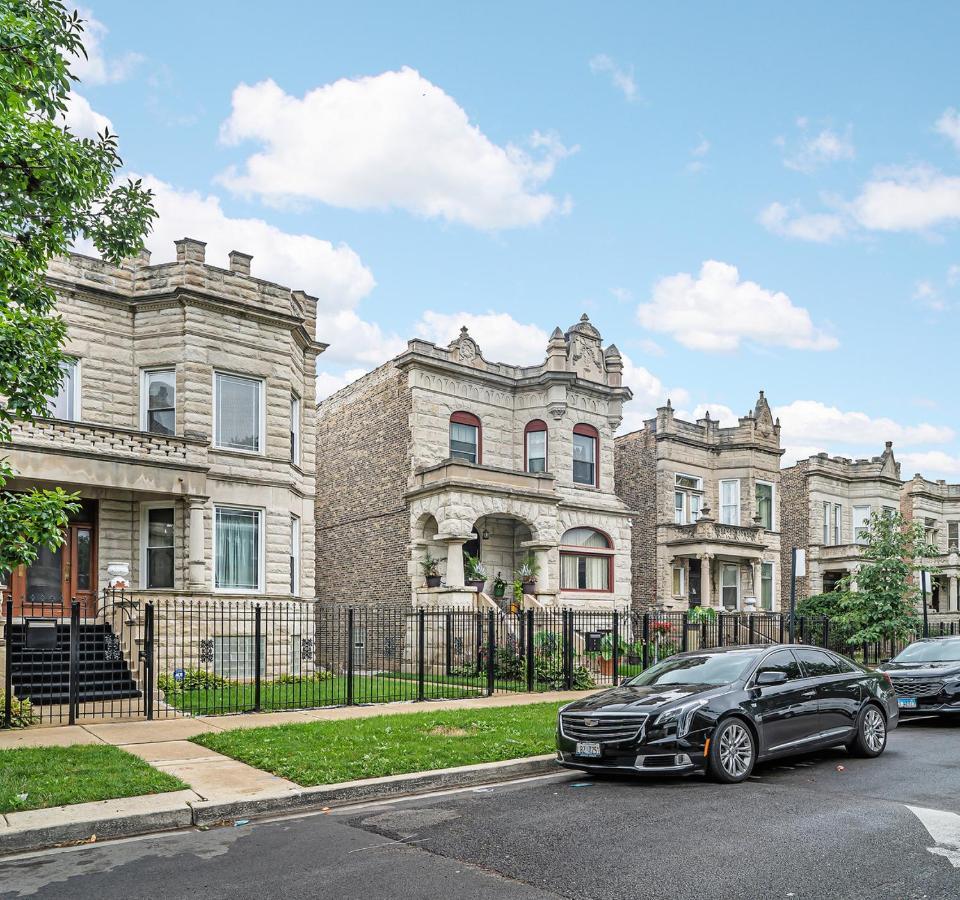 Spacious 5-br Next To Transit Free Parking *