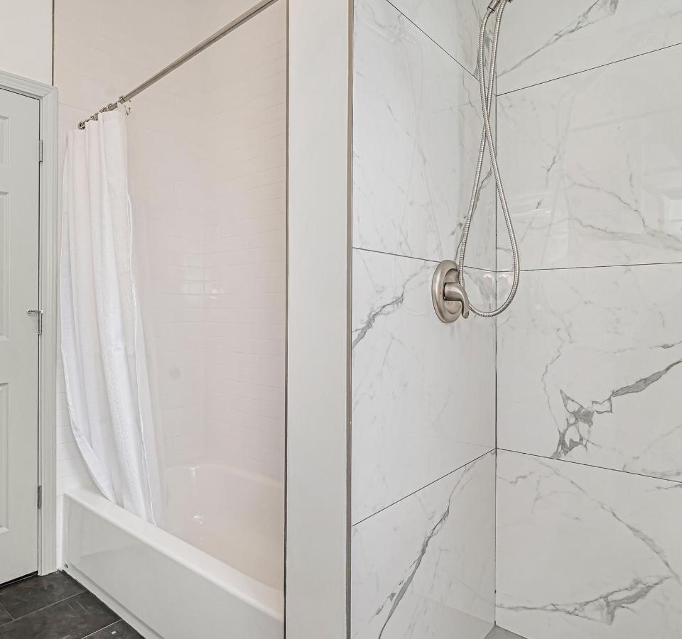 Spacious 5-br Next To Transit Free Parking * Chicago