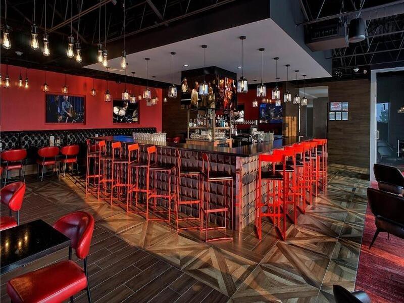 Midway Airport S By Ihg Hotel 3*