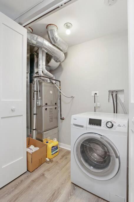 Fully Furnished 2br 2ba With In-unit Laundry - Warren Rep