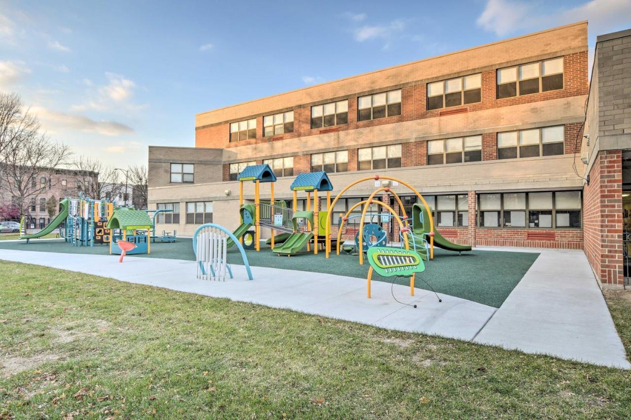 With Balcony Walk To Cta Stations! Apartment Chicago