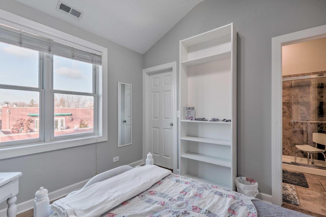 Apartment With Balcony Walk To Cta Stations! *