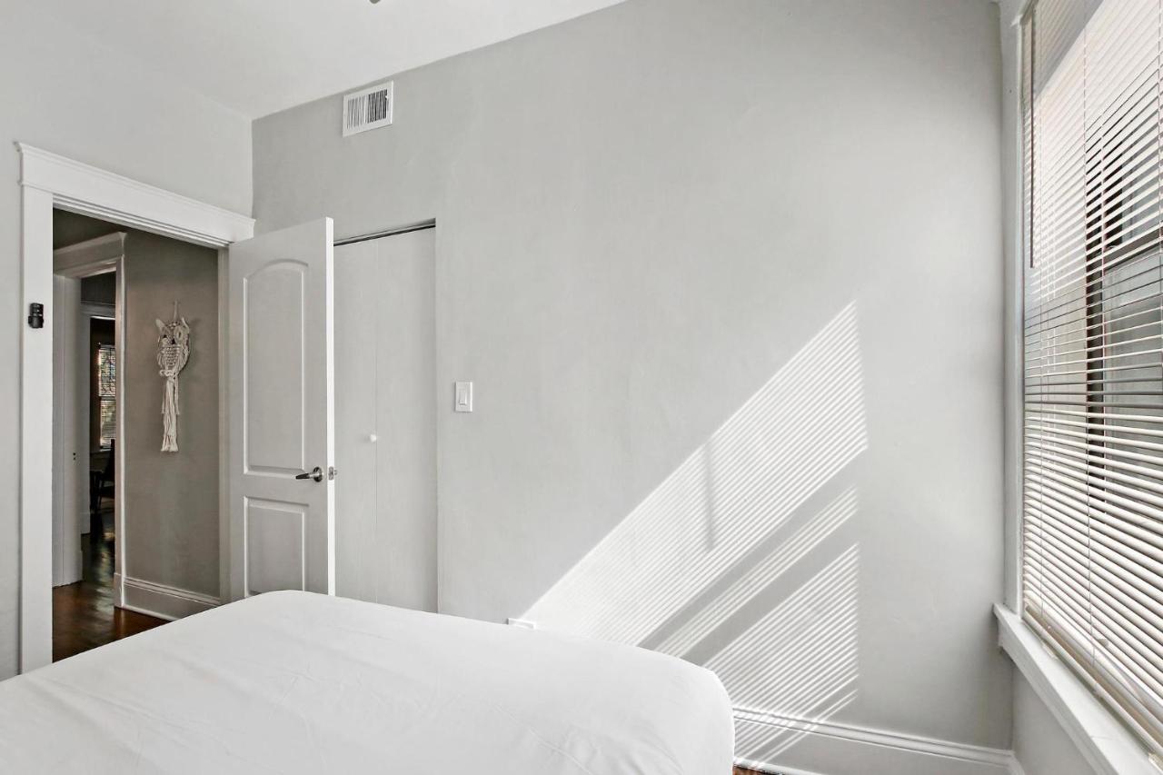 Comfy And Chic 2br Close To Shops - Sunnyside 2f Apartment *