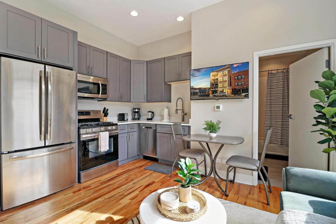 Splendid & Fully Furnished 1br - Broadway 204 Rep Chicago